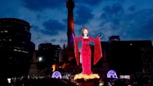Clara Brugada inaugura corredor lumínico de Día de Muertos en Paseo de la Reforma